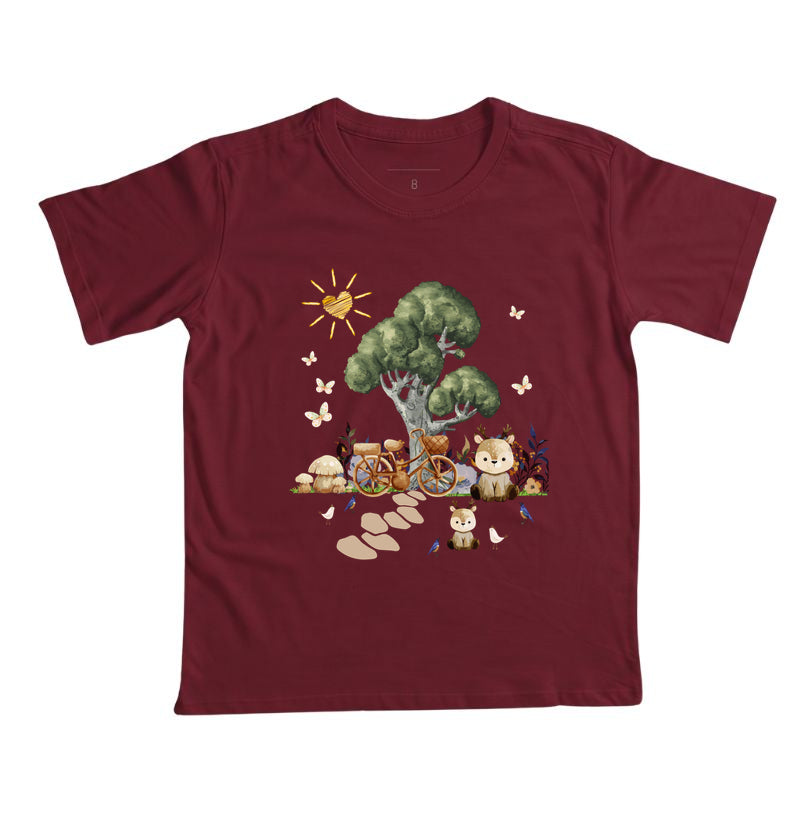 Camiseta Brincando em Meio à Natureza