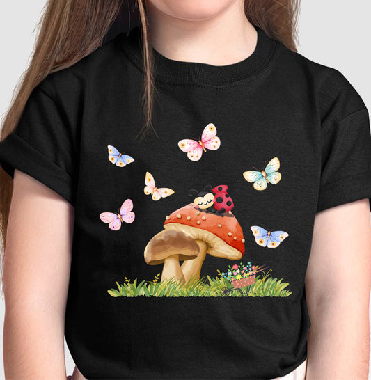 Camiseta Borboletas e  uma Pequena Joaninha