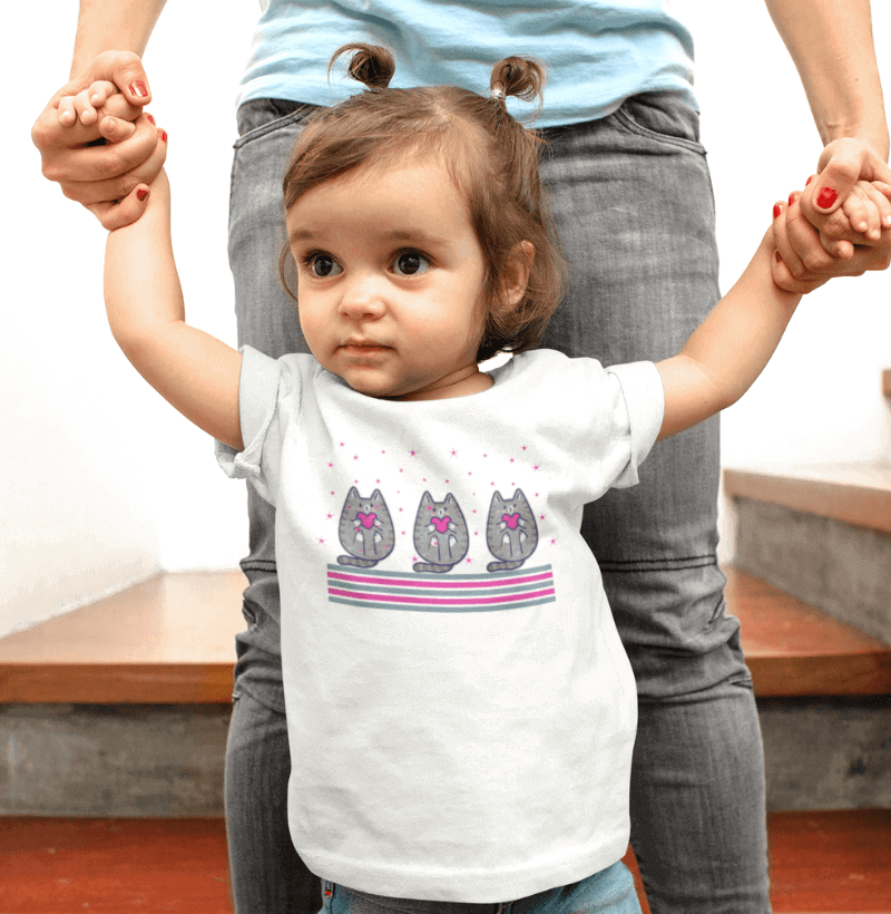 Camiseta Gatos e corações