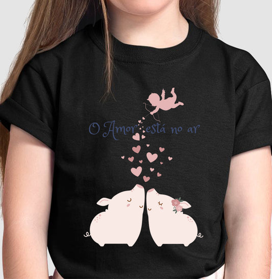 Camiseta O Amor Está no Ar