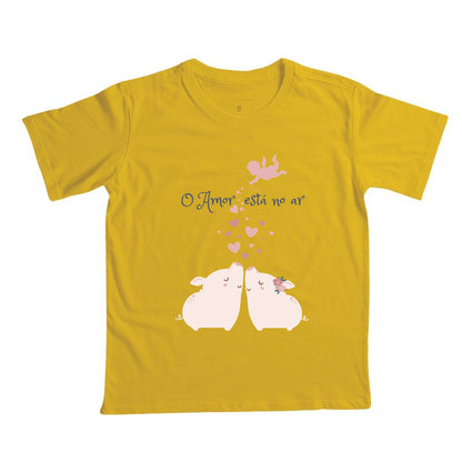 Camiseta O Amor Está no Ar
