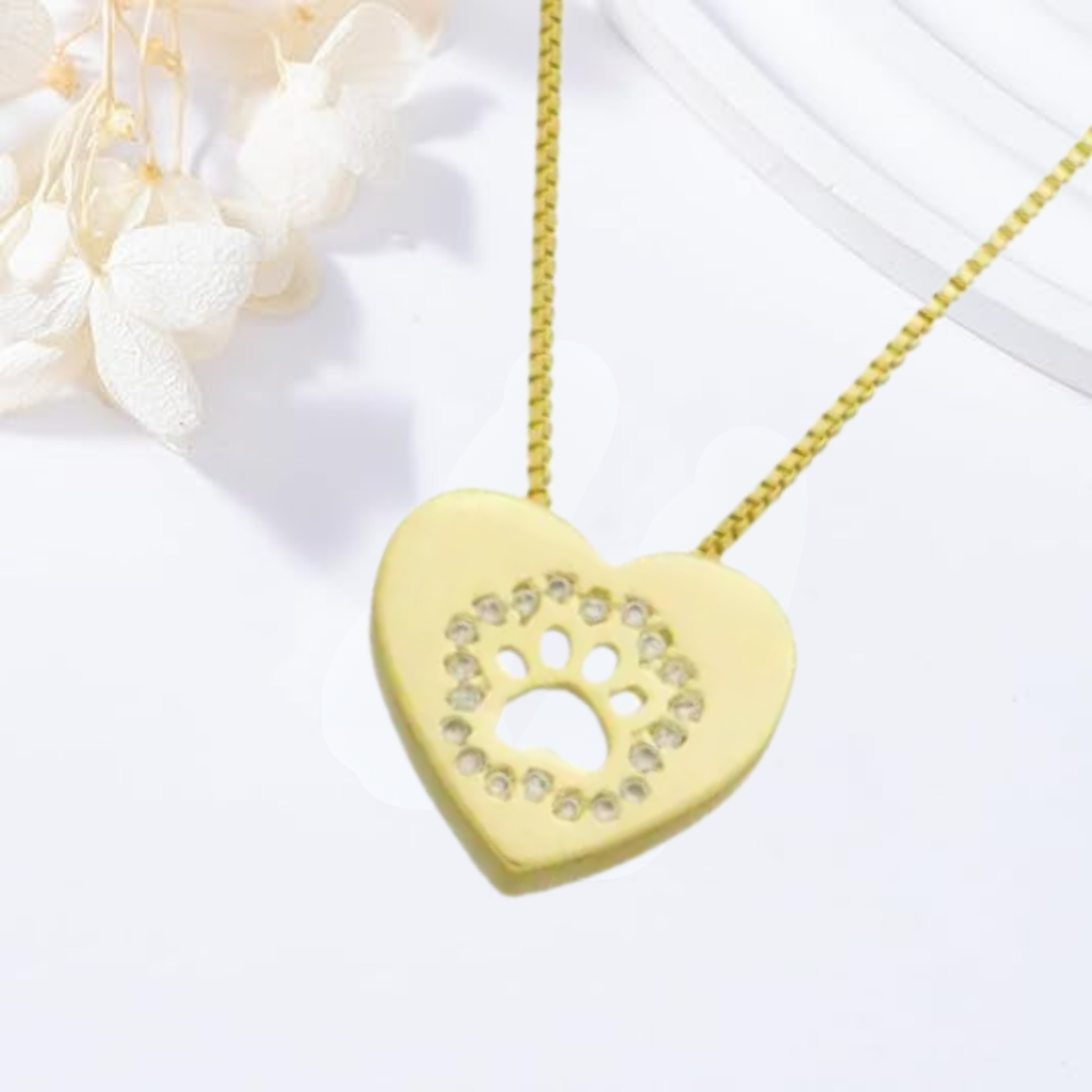 Colar de Coração com Pata Cravejada em Zircônias