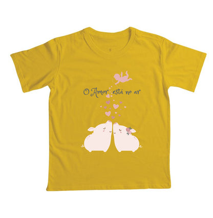 Camiseta O Amor Está no Ar